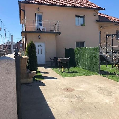 2Br Airport Accommodation W/Free Private Parking Ledine Exterior foto